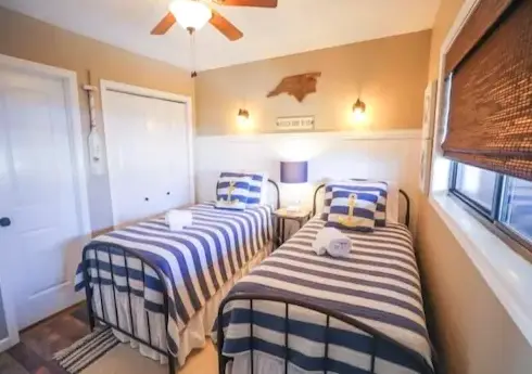 Conched Out - Feel the ocean breezes as you relax on the deck overlooking the lovely Carolina Beach coastline by RedAwning