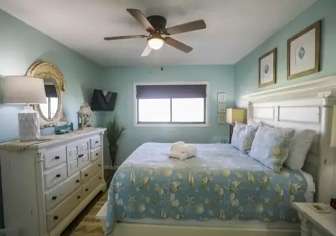 Conched Out - Feel the ocean breezes as you relax on the deck overlooking the lovely Carolina Beach coastline by RedAwning