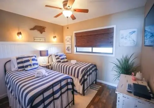 Conched Out - Feel the ocean breezes as you relax on the deck overlooking the lovely Carolina Beach coastline by RedAwning
